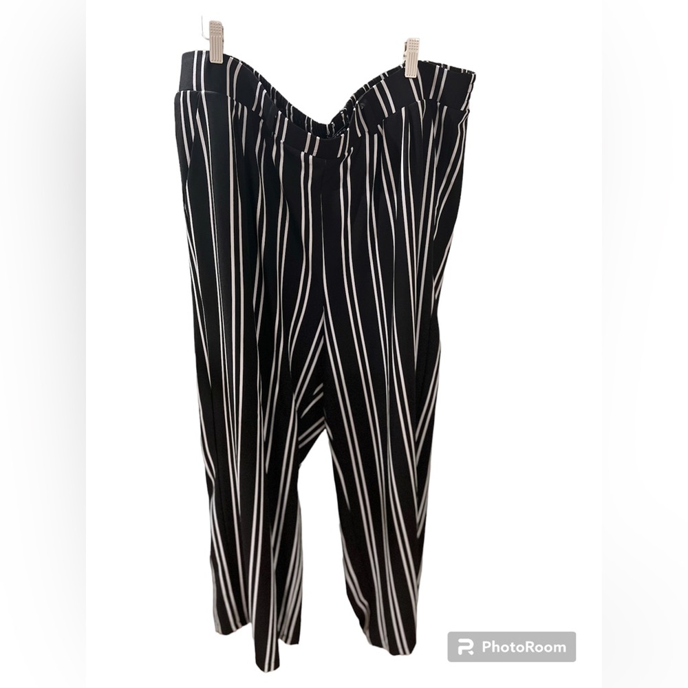 EUC TORRID Striped Pants